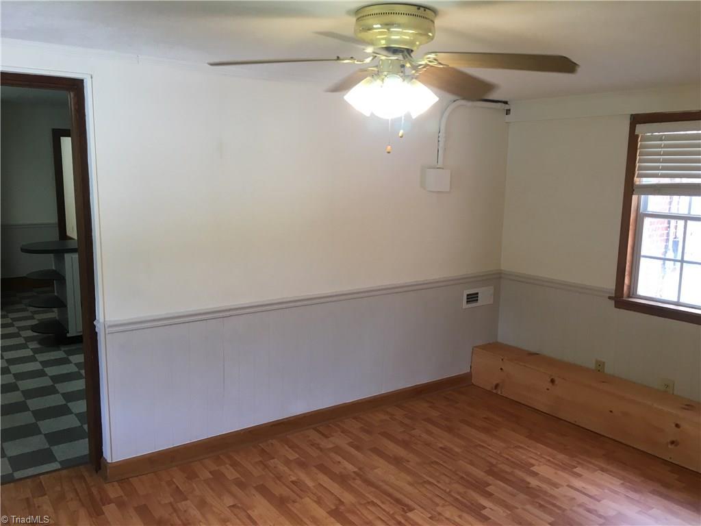 2084 Red Brush Road Mount Airy, NC 27030 - Photo 9 of 19 Dining room