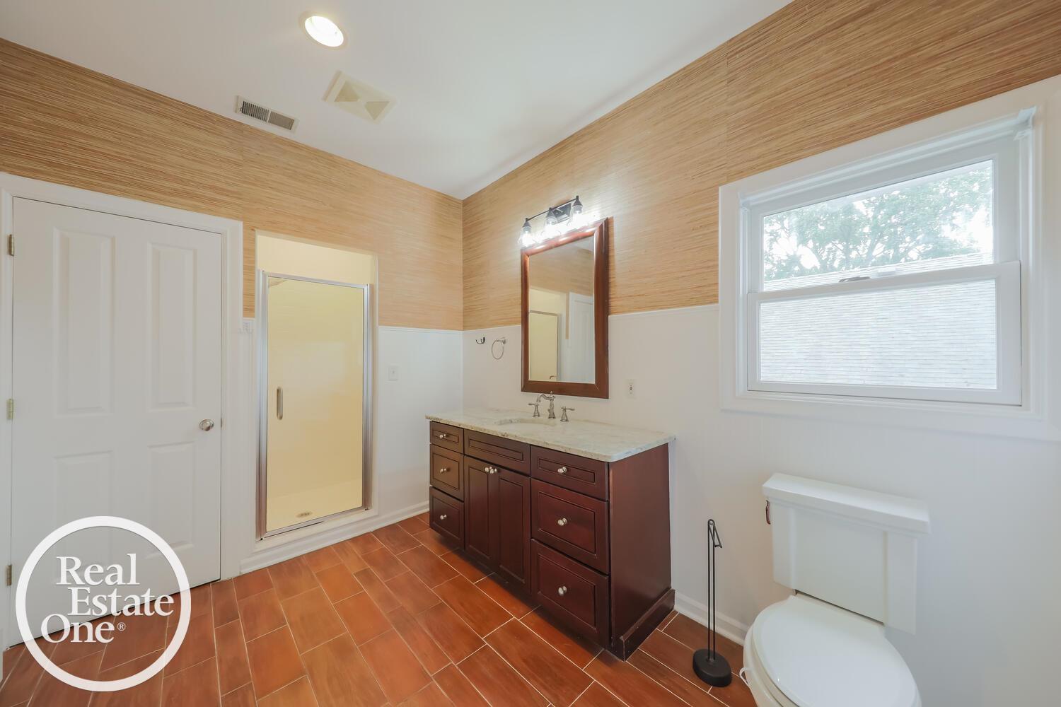 836 Lincoln Road Grosse Pointe, MI 48230 - Photo 24 of 39 50149905-890d098e-436a-480b-a471-83b10c08790d.JPG