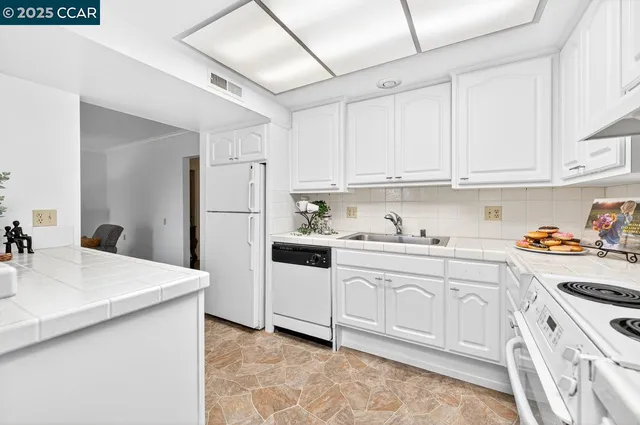 $375,000 | 1400 Ptarmigan Drive, Unit 2, Walnut Creek, CA 94595