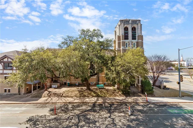 $695,000 | 112 11th Street South, Waco, TX 76701