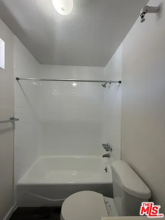 $2,100 | 1816 North Gramercy Place, Unit 403, Los Angeles, CA 90028