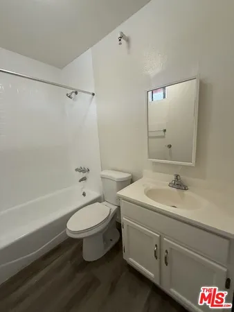 $2,100 | 1816 North Gramercy Place, Unit 403, Los Angeles, CA 90028