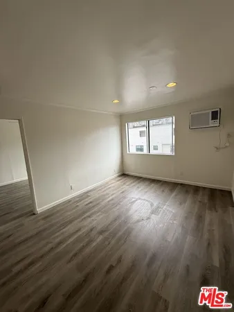 $2,100 | 1816 North Gramercy Place, Unit 403, Los Angeles, CA 90028
