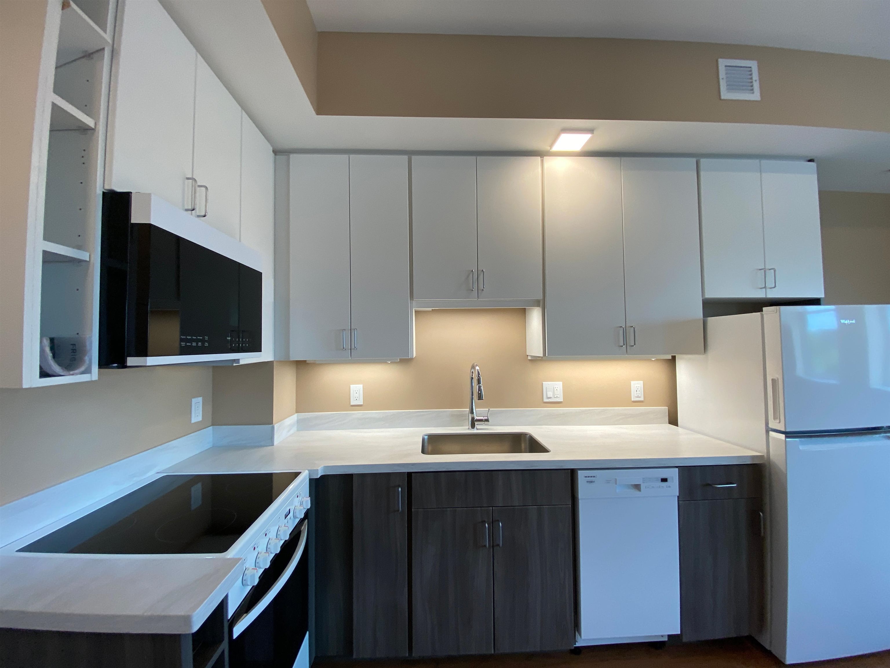 83 Hanover Street, Unit 510 Manchester, NH 03101 - Photo 17 of 54