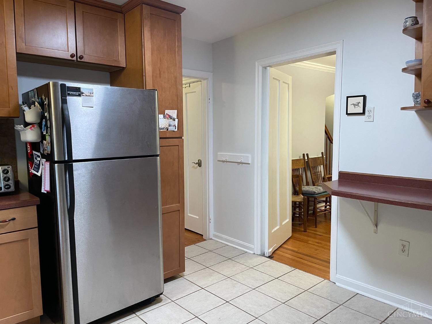 512 West North Bend Road Cincinnati, OH 45224 - Photo 9 of 22