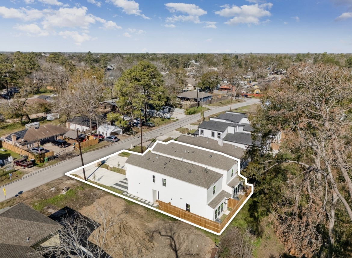 6216 Carver Road Houston, TX 77091 - Photo 23 of 29 an aerial view of multiple house
