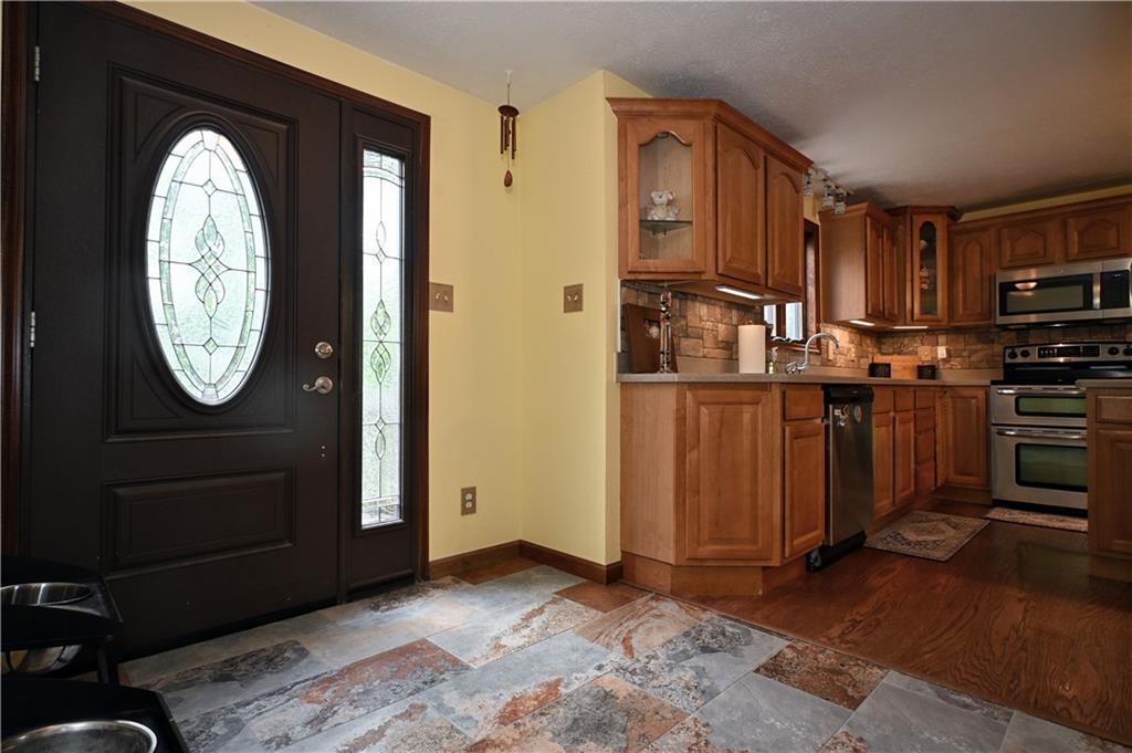 391 Maple Road Burgettstown, PA 15021 - Photo 9 of 44