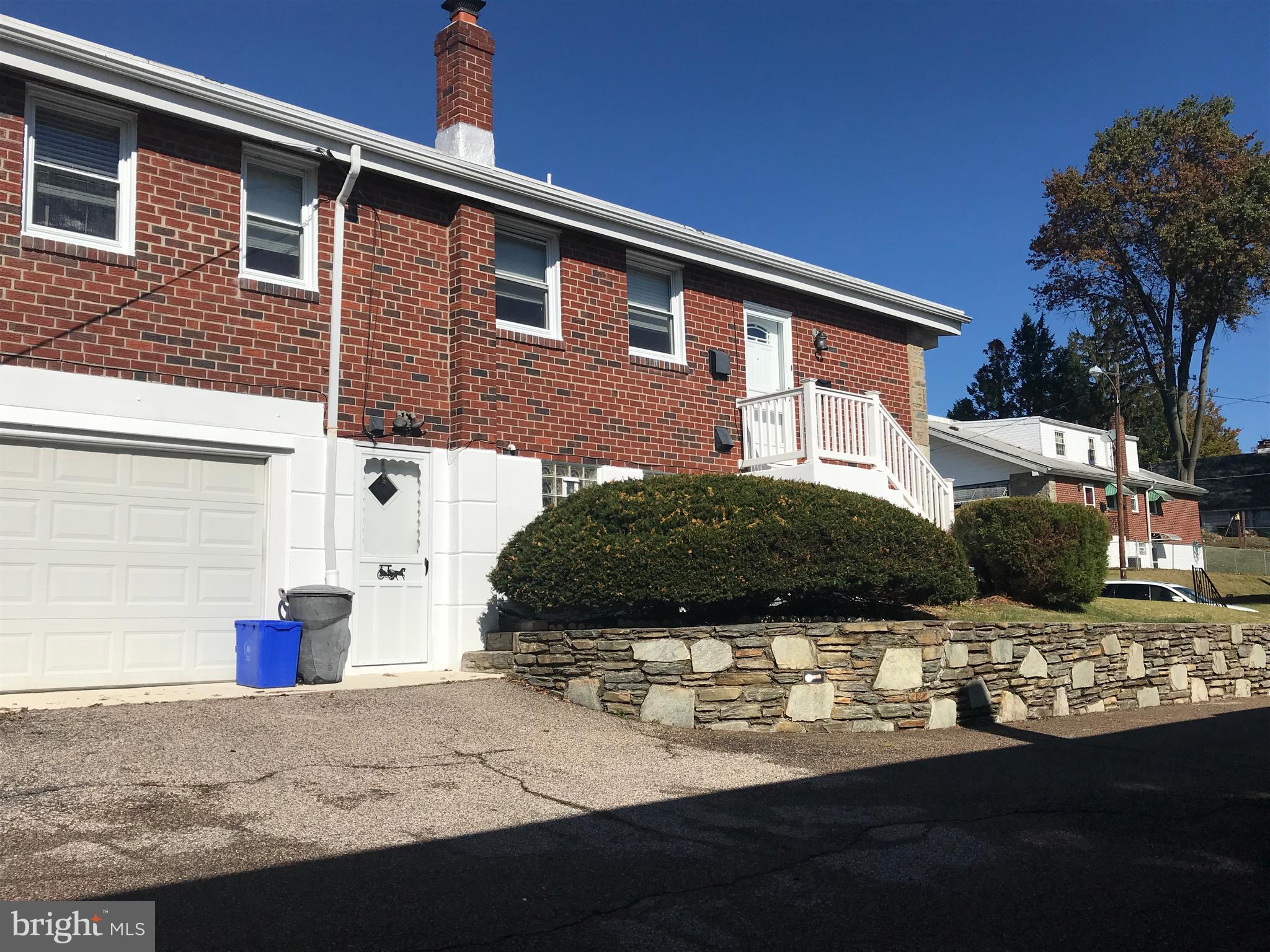 738 Charette Road Philadelphia, PA 19115 - Photo 3 of 26