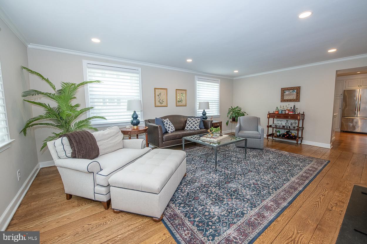 5 Chestnut Lane Wayne, PA 19087 - Photo 2 of 29 Living Room