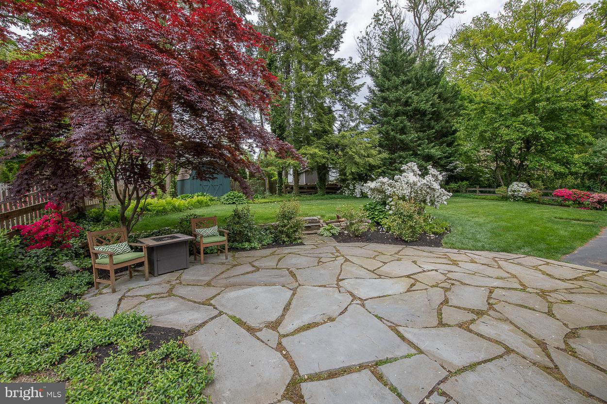 5 Chestnut Lane Wayne, PA 19087 - Photo 27 of 29 Patio and Backyard