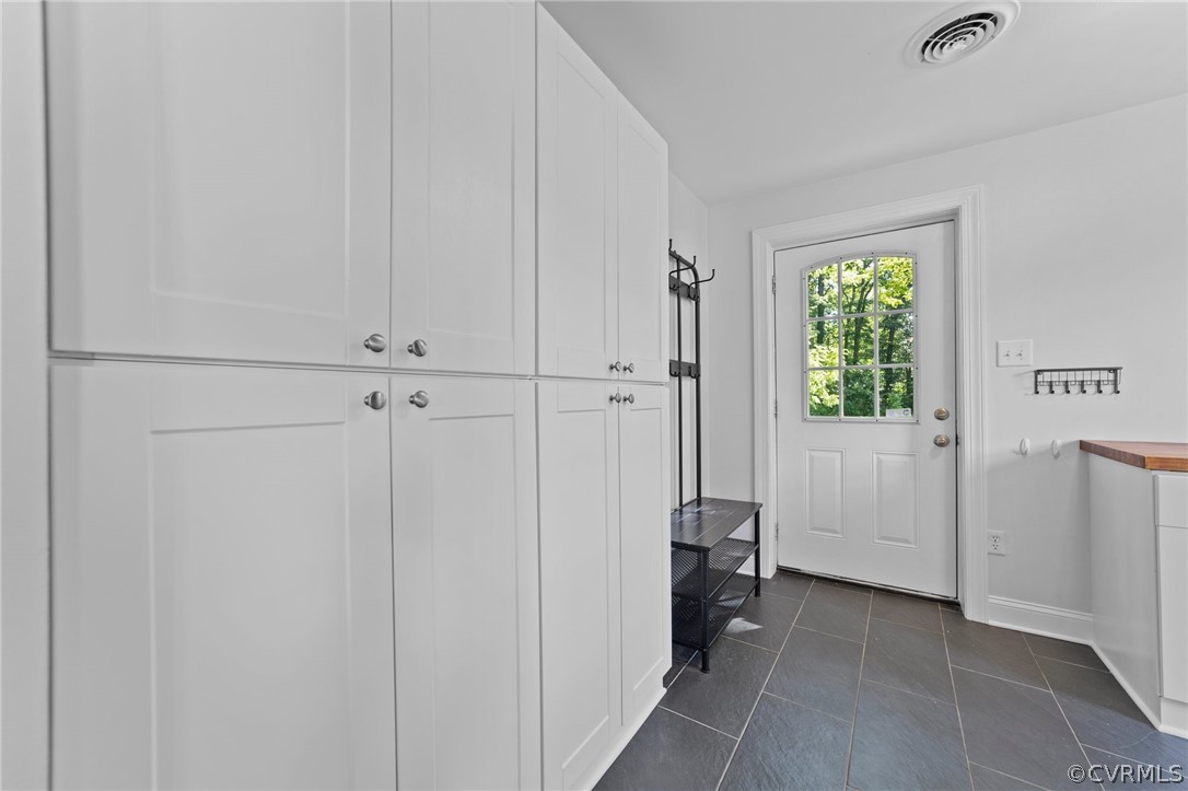 2140 Meadow Road Sandston, VA 23150 - Photo 22 of 43 Gallery Image 22