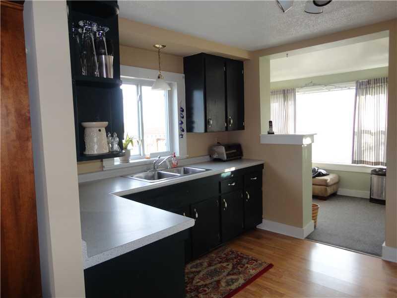 36 Roxbury Street Thomaston, ME 04861 - Photo 11 of 13 Kitchen.