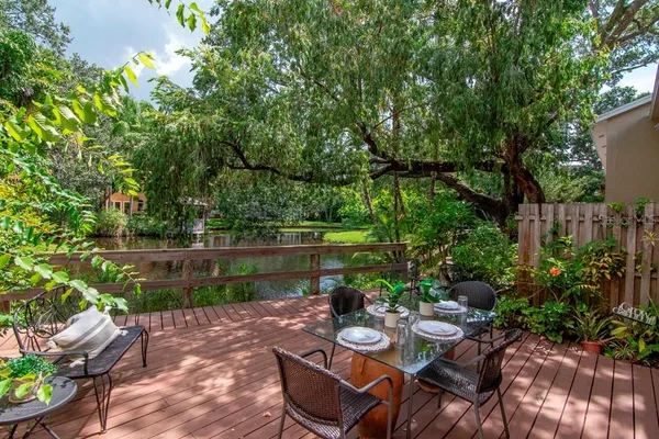 $489,000 | 2923 West Gandy Boulevard, Unit 2923, Tampa, FL 33611