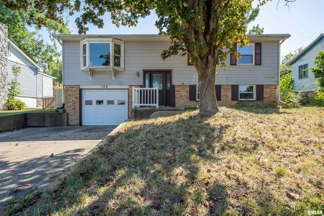 $150,000 | 109 Blossom Terrace, Washington, IL 61571