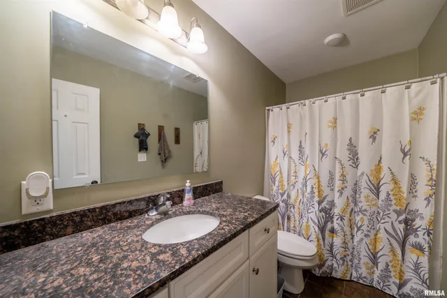 $150,000 | 109 Blossom Terrace, Washington, IL 61571