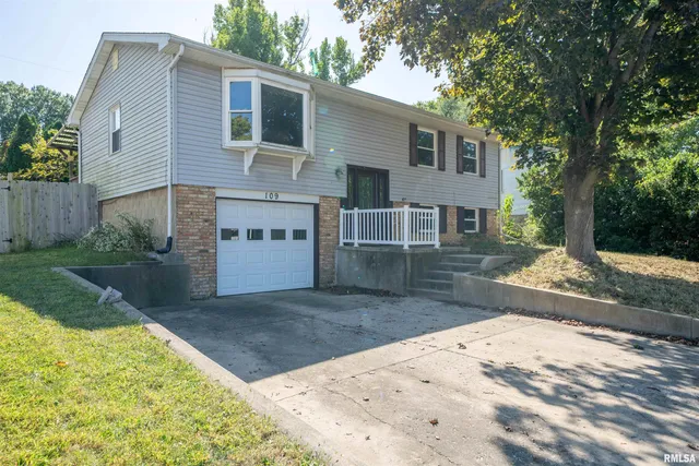 $150,000 | 109 Blossom Terrace, Washington, IL 61571