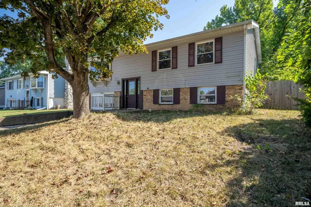 $150,000 | 109 Blossom Terrace, Washington, IL 61571