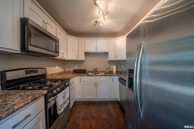 $150,000 | 109 Blossom Terrace, Washington, IL 61571