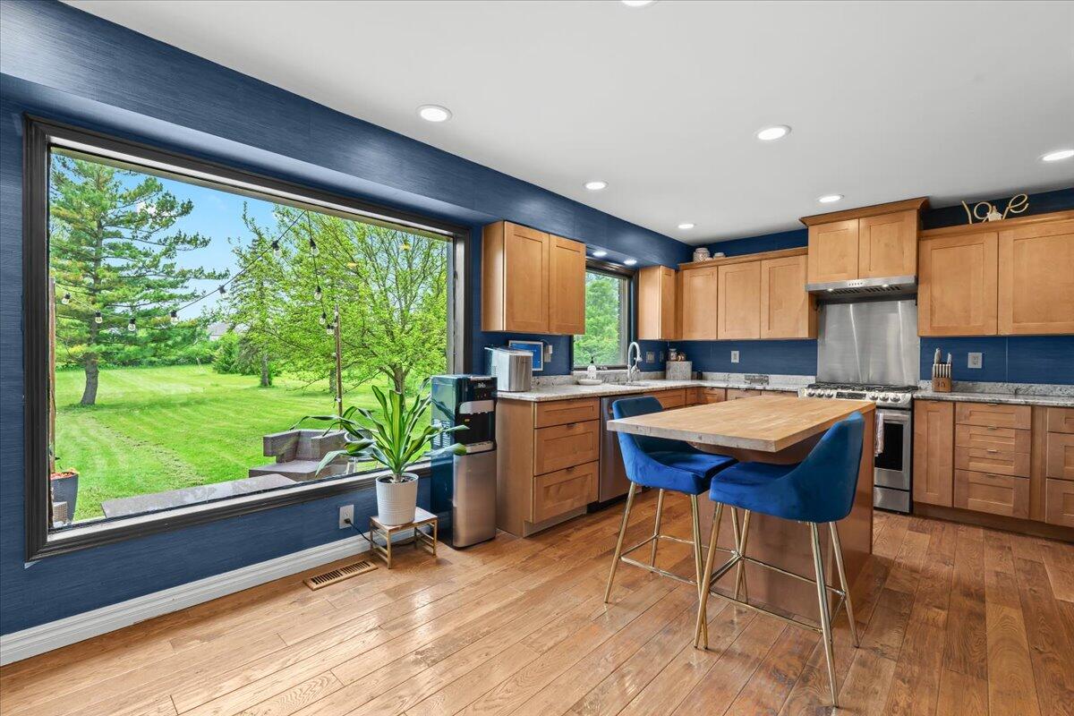 9325 North Ridge Road Plymouth, MI 48170 - Photo 8 of 40 11-9325 Ridge Rd