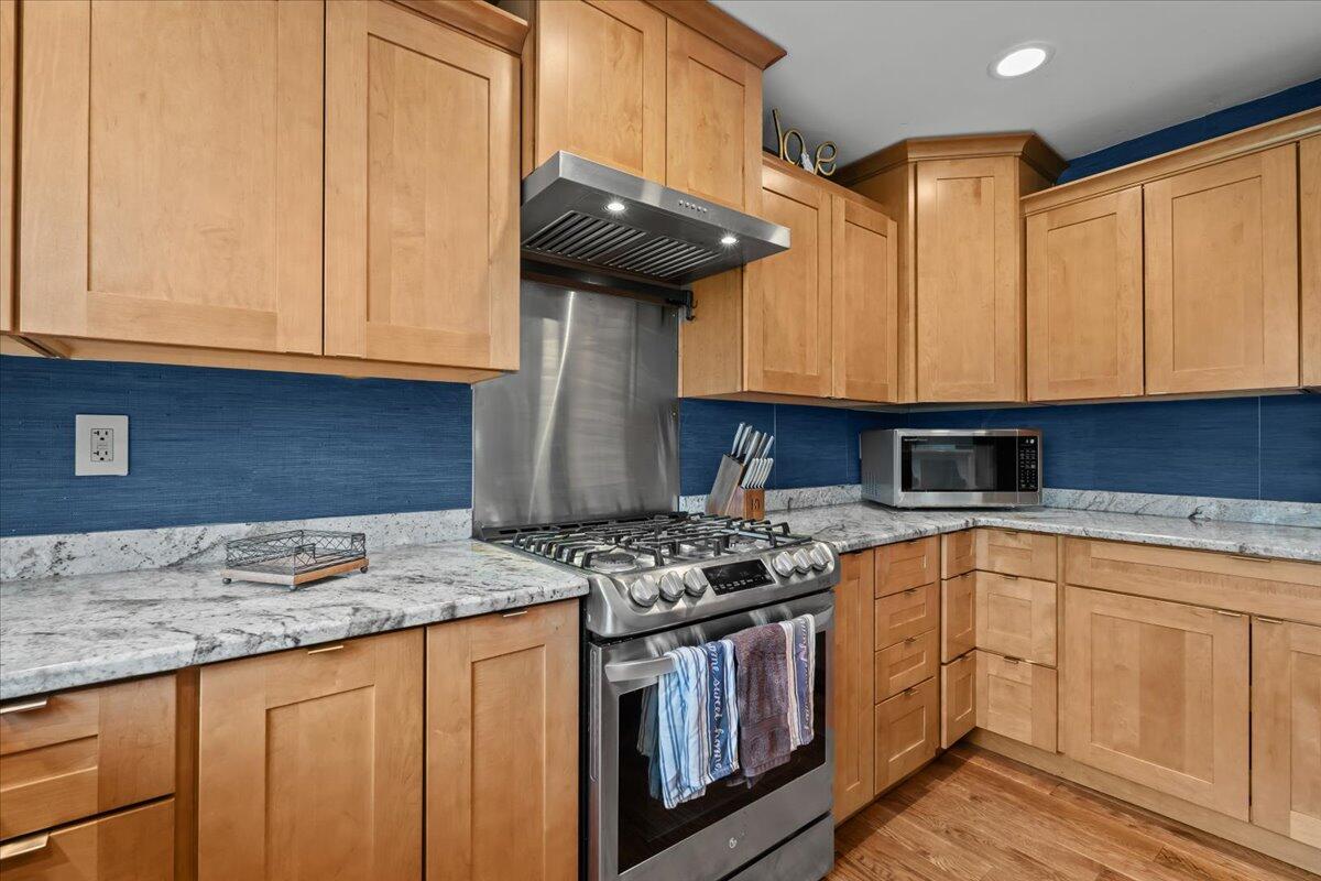 9325 North Ridge Road Plymouth, MI 48170 - Photo 10 of 40 13-9325 Ridge Rd-5