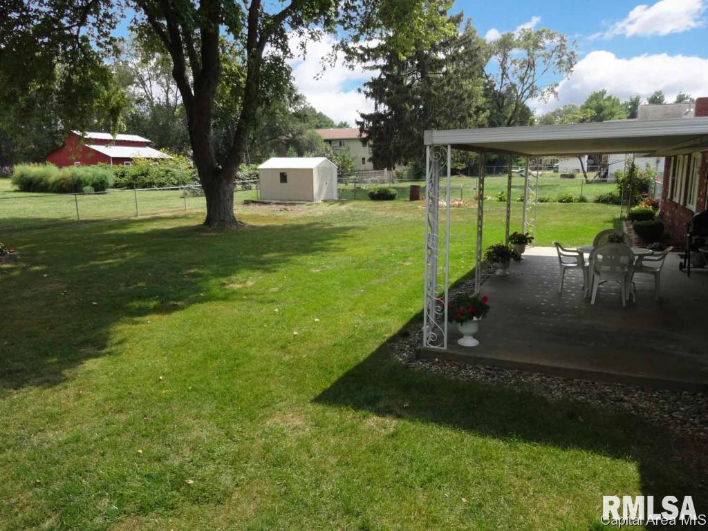 658 South Koke Mill Road Springfield, IL 62711 - Photo 8 of 36