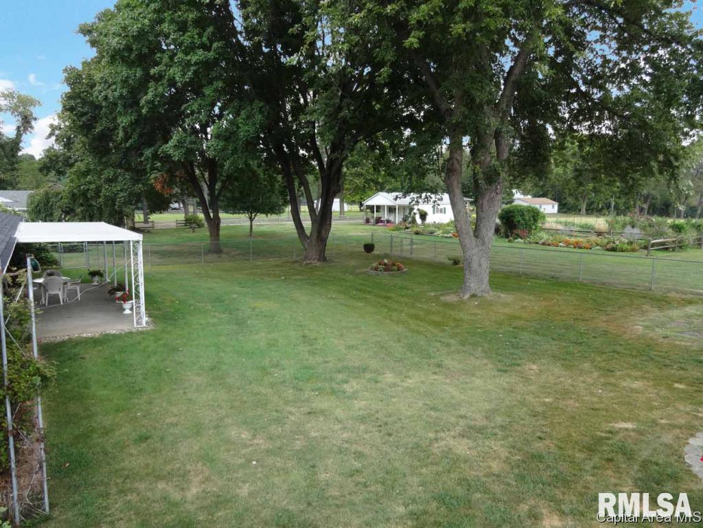 658 South Koke Mill Road Springfield, IL 62711 - Photo 9 of 36