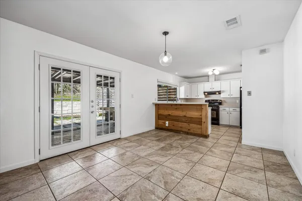 $2,400 | 1309 Warrington Drive, Austin, TX 78753