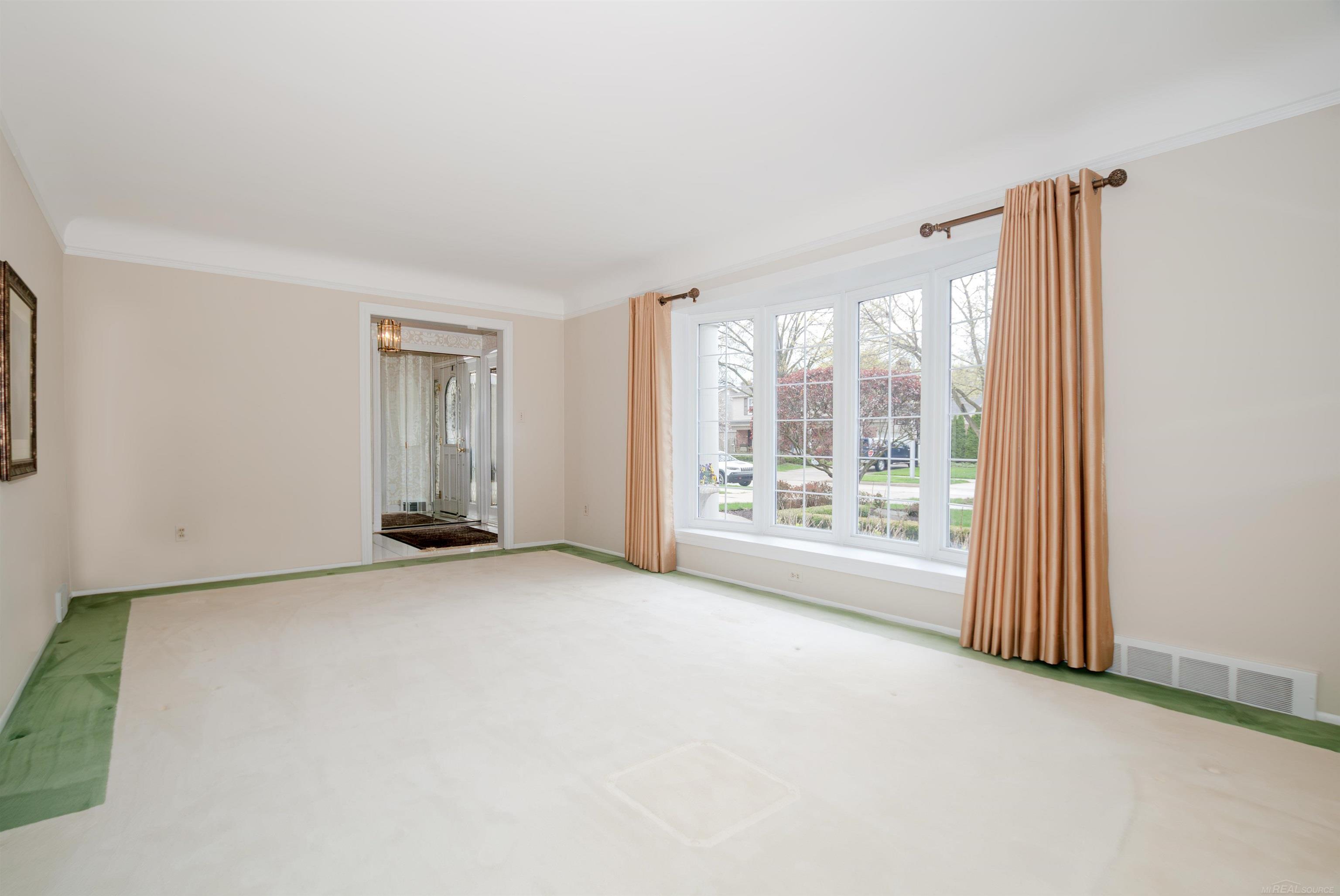 1010 Canterbury Road Grosse Pointe Woods, MI 48236 - Photo 8 of 65