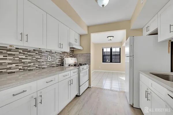 $2,400 | 275 Alpine Way, Unit 2753, Woodbridge, NJ 07095