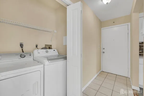 $2,400 | 275 Alpine Way, Unit 2753, Woodbridge, NJ 07095