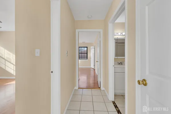 $2,400 | 275 Alpine Way, Unit 2753, Woodbridge, NJ 07095