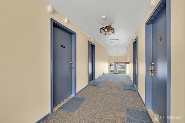 $2,400 | 275 Alpine Way, Unit 2753, Woodbridge, NJ 07095