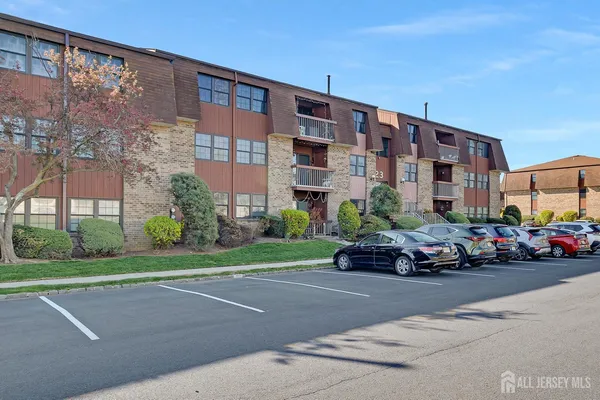 $2,400 | 275 Alpine Way, Unit 2753, Woodbridge, NJ 07095