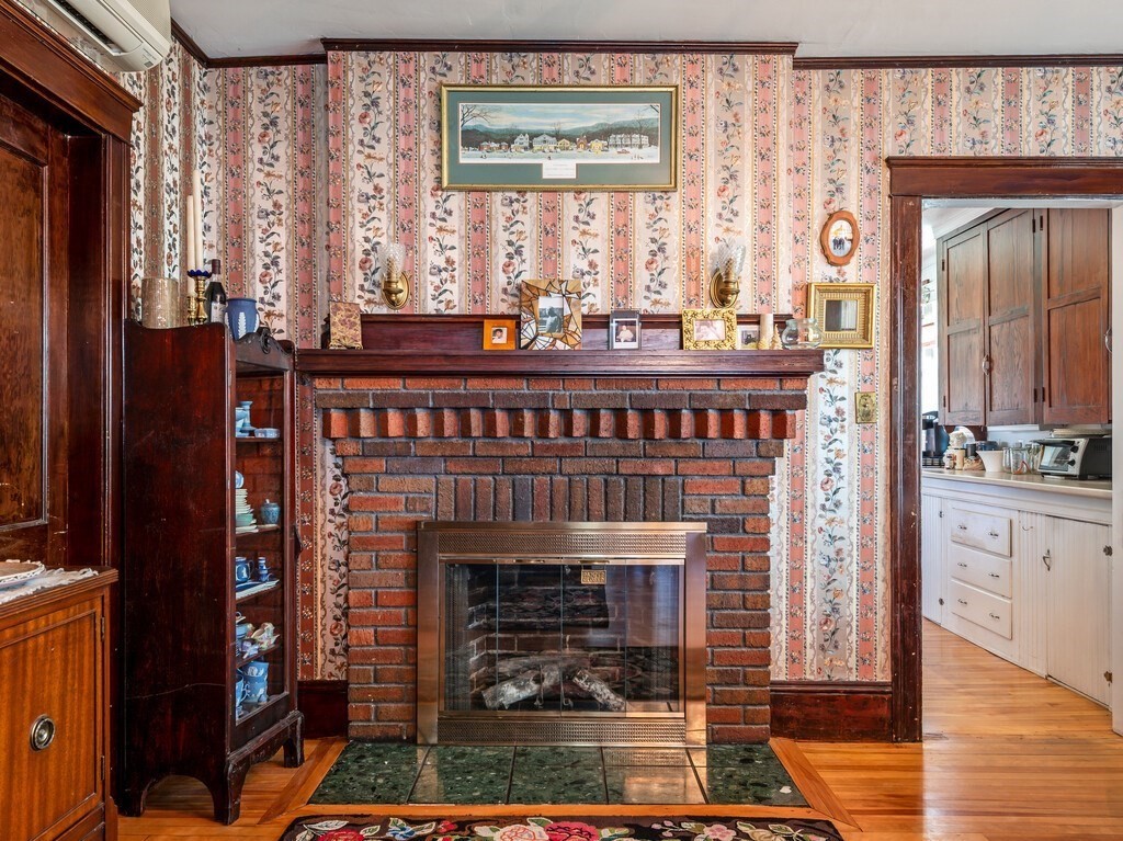 1066 Pleasant Street Worcester, MA 01602 - Photo 12 of 42
