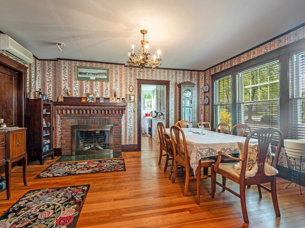 1066 Pleasant Street Worcester, MA 01602 - Photo 13 of 42