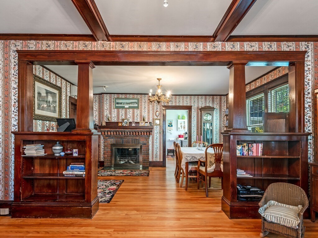 1066 Pleasant Street Worcester, MA 01602 - Photo 14 of 42
