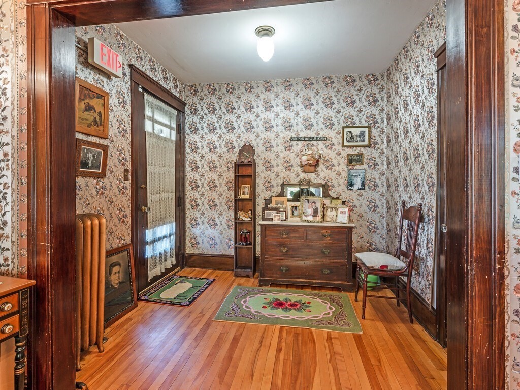 1066 Pleasant Street Worcester, MA 01602 - Photo 20 of 42