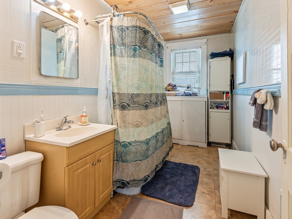 1066 Pleasant Street Worcester, MA 01602 - Photo 21 of 42
