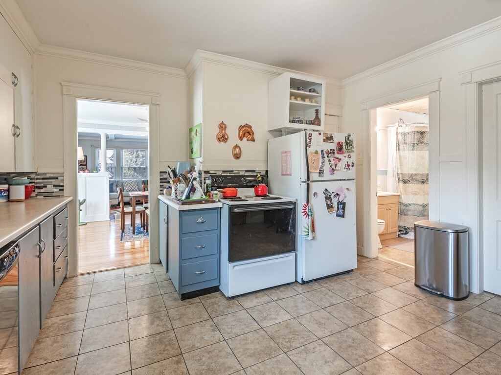 1066 Pleasant Street Worcester, MA 01602 - Photo 23 of 42