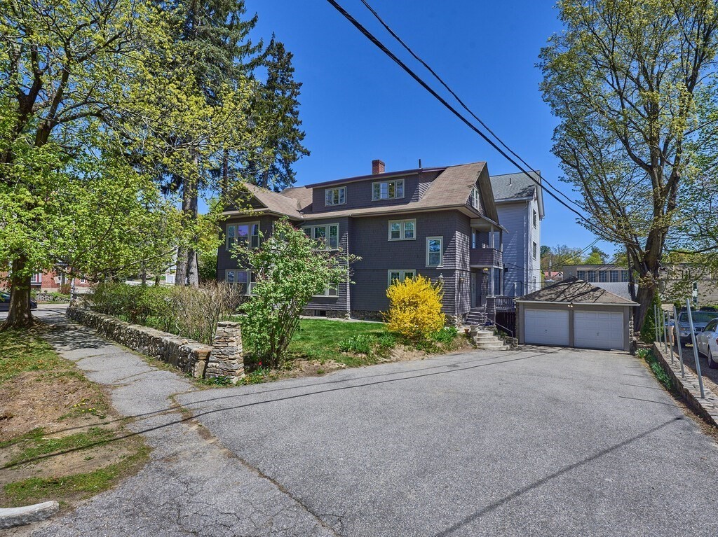 1066 Pleasant Street Worcester, MA 01602 - Photo 3 of 42