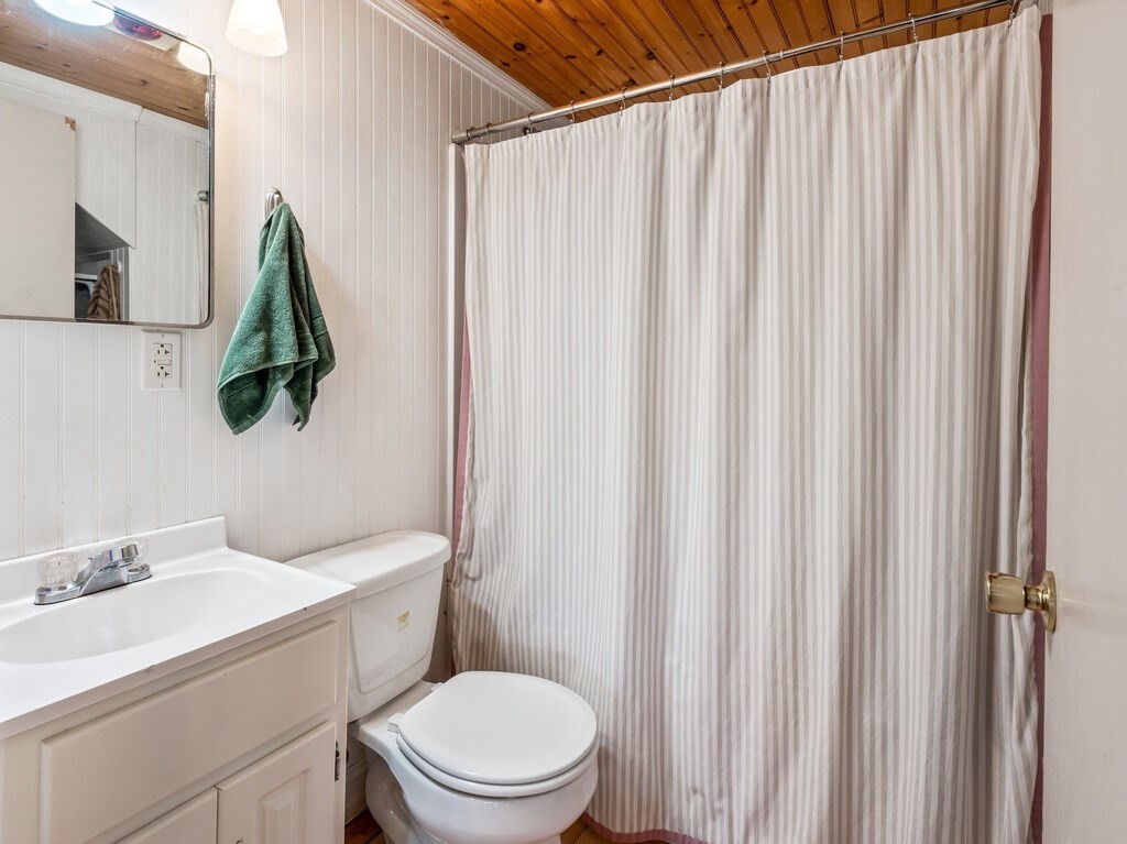 1066 Pleasant Street Worcester, MA 01602 - Photo 39 of 42