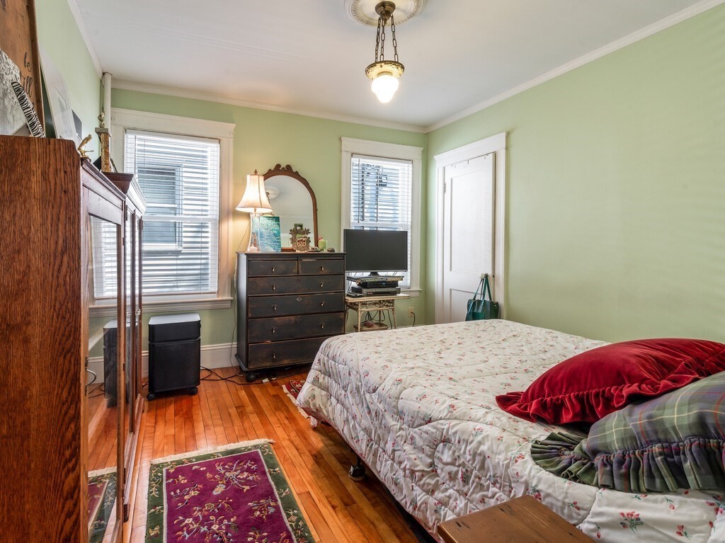 1066 Pleasant Street Worcester, MA 01602 - Photo 5 of 42