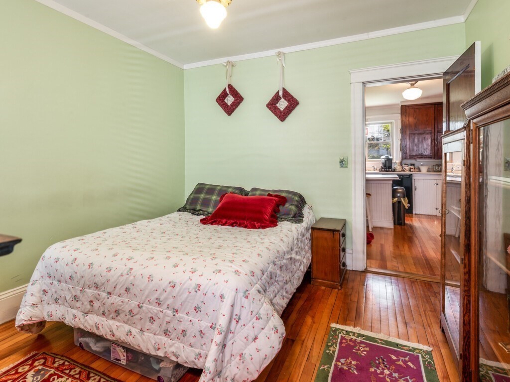 1066 Pleasant Street Worcester, MA 01602 - Photo 6 of 42