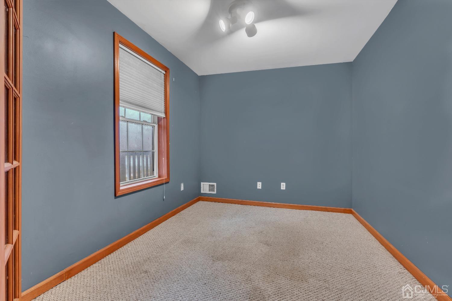 231 Station Road Monroe Township, NJ 08831 - Photo 6 of 36 an empty room with windows