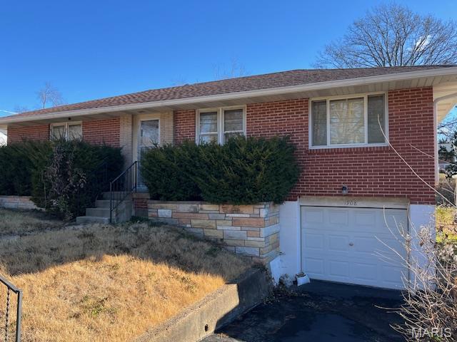 1908 Korando Avenue Overland, MO 63114 - Photo 1 of 25