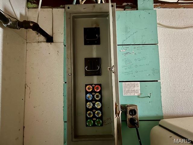 1908 Korando Avenue Overland, MO 63114 - Photo 25 of 25