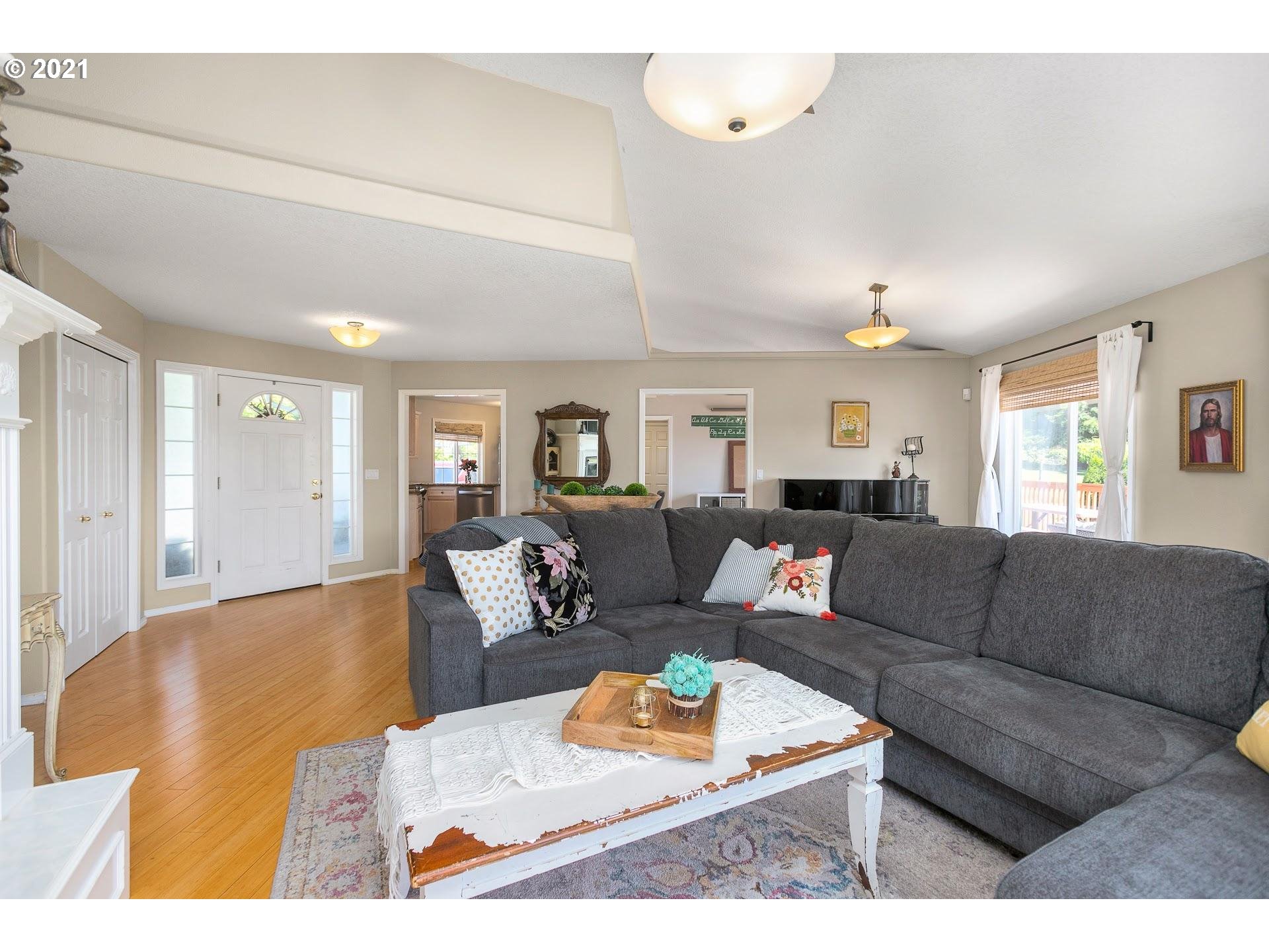 25915 Northeast Brunner Road Camas, WA 98607 - Photo 8 of 32