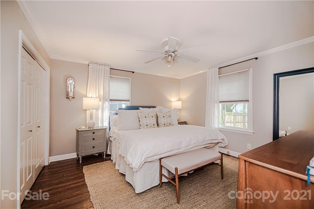 1911 Club Road Charlotte, NC 28205 - Photo 16 of 33 Gallery Image 16