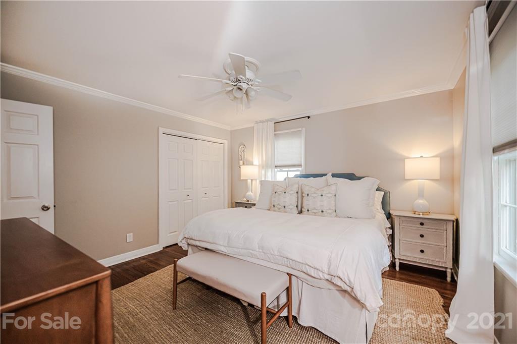 1911 Club Road Charlotte, NC 28205 - Photo 17 of 33 Gallery Image 17