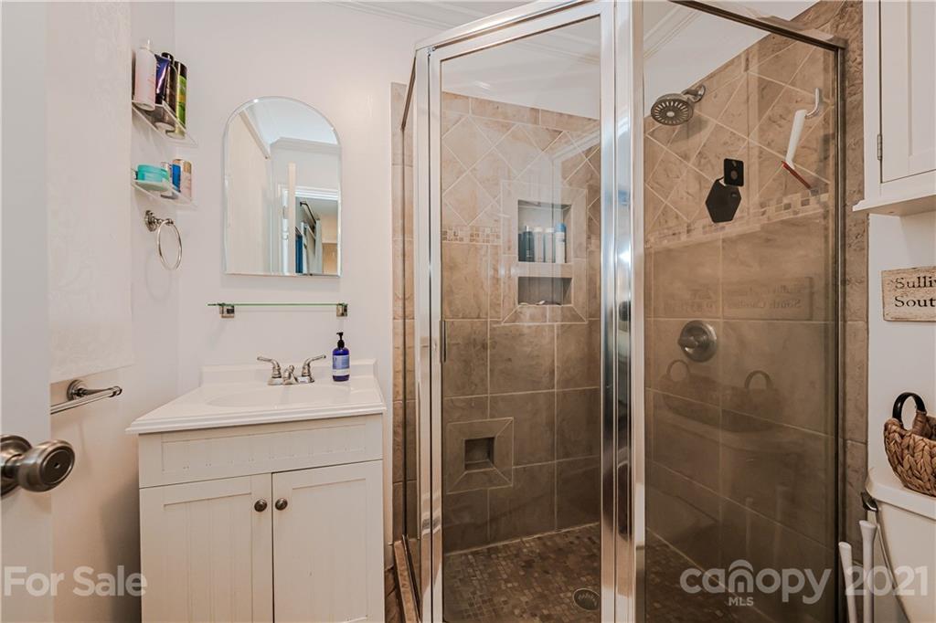 1911 Club Road Charlotte, NC 28205 - Photo 18 of 33 Gallery Image 18